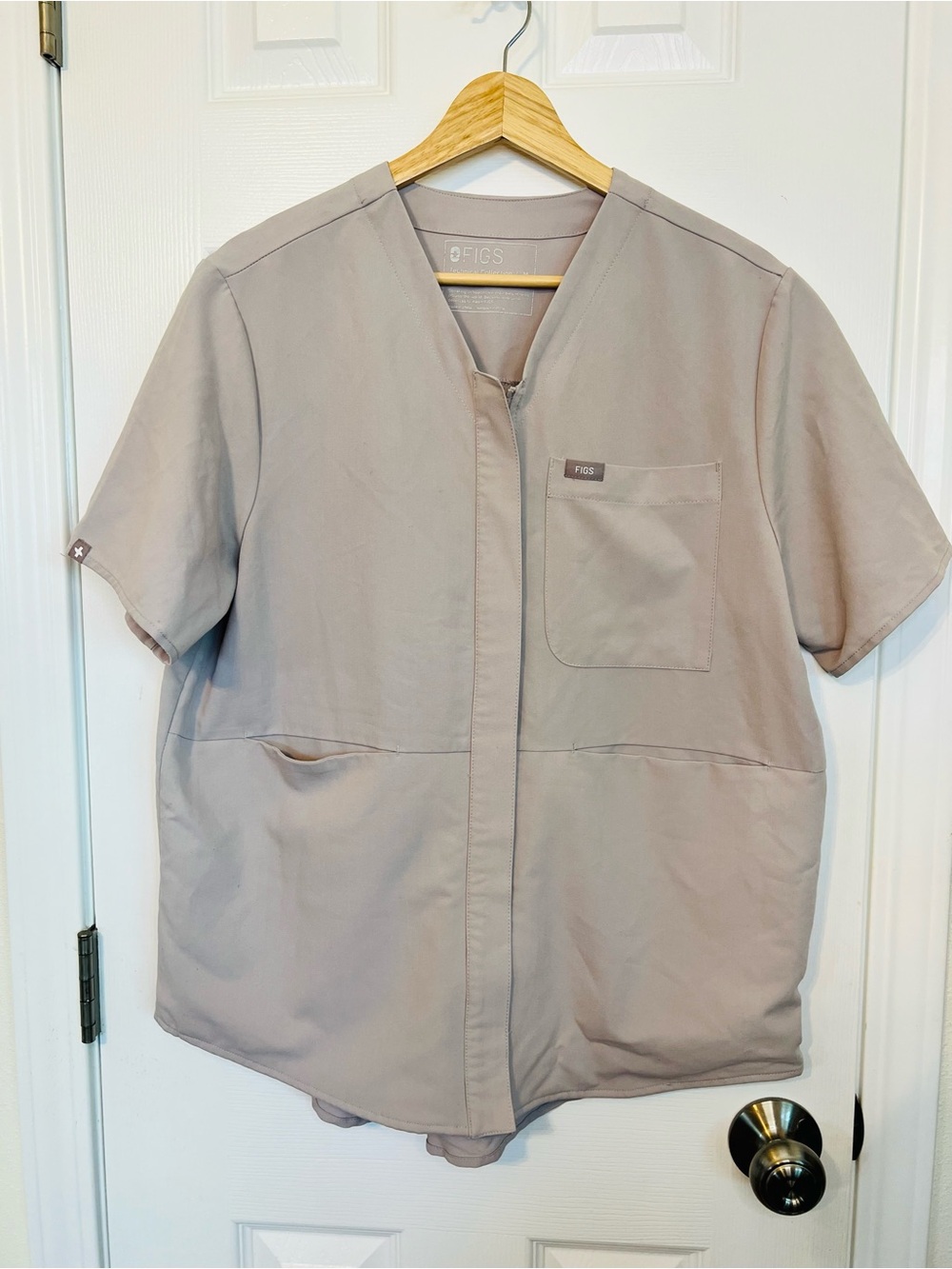 Figs Men’s Masaya Short-Sleeve Shirt Jacket in Taupe